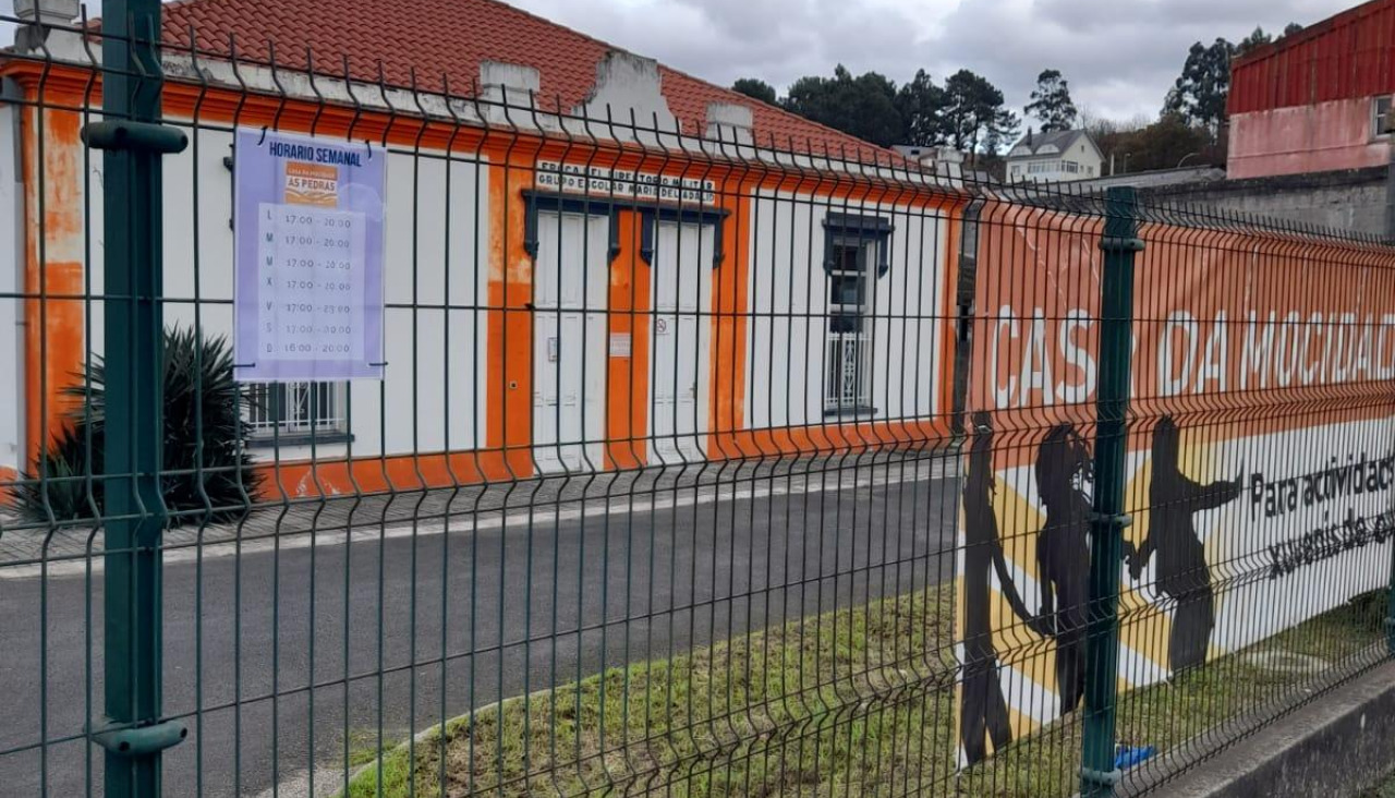 Una de las Casas da Mocidade está en la Escola das Pedras de Montrove