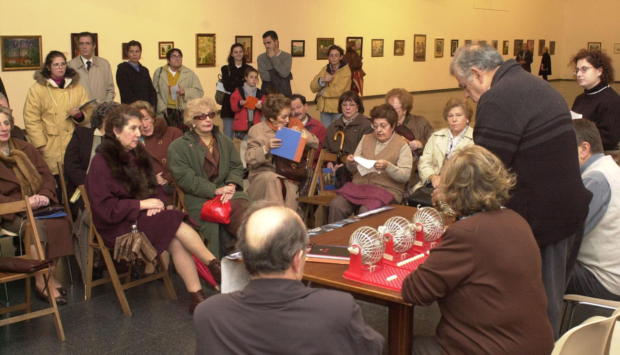 Sorteo de cuadros a favor de Manos Unidas, hace 25 años