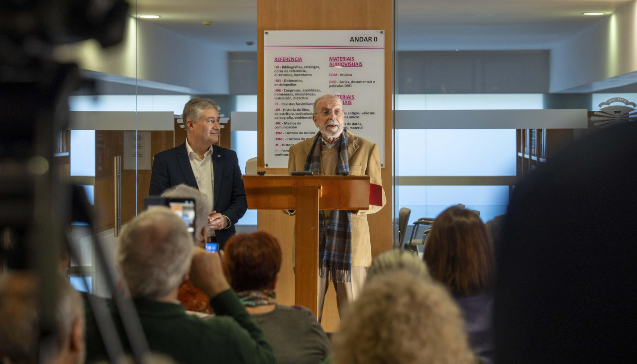 O acto celebrado esta mañá de doazón do legado de Siro López á Facultade de Filoloxía, que contou co propio artista