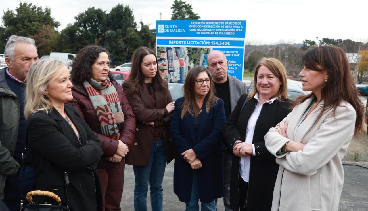 La conselleira de Vivenda realizó ayer una visita a Vilaboa