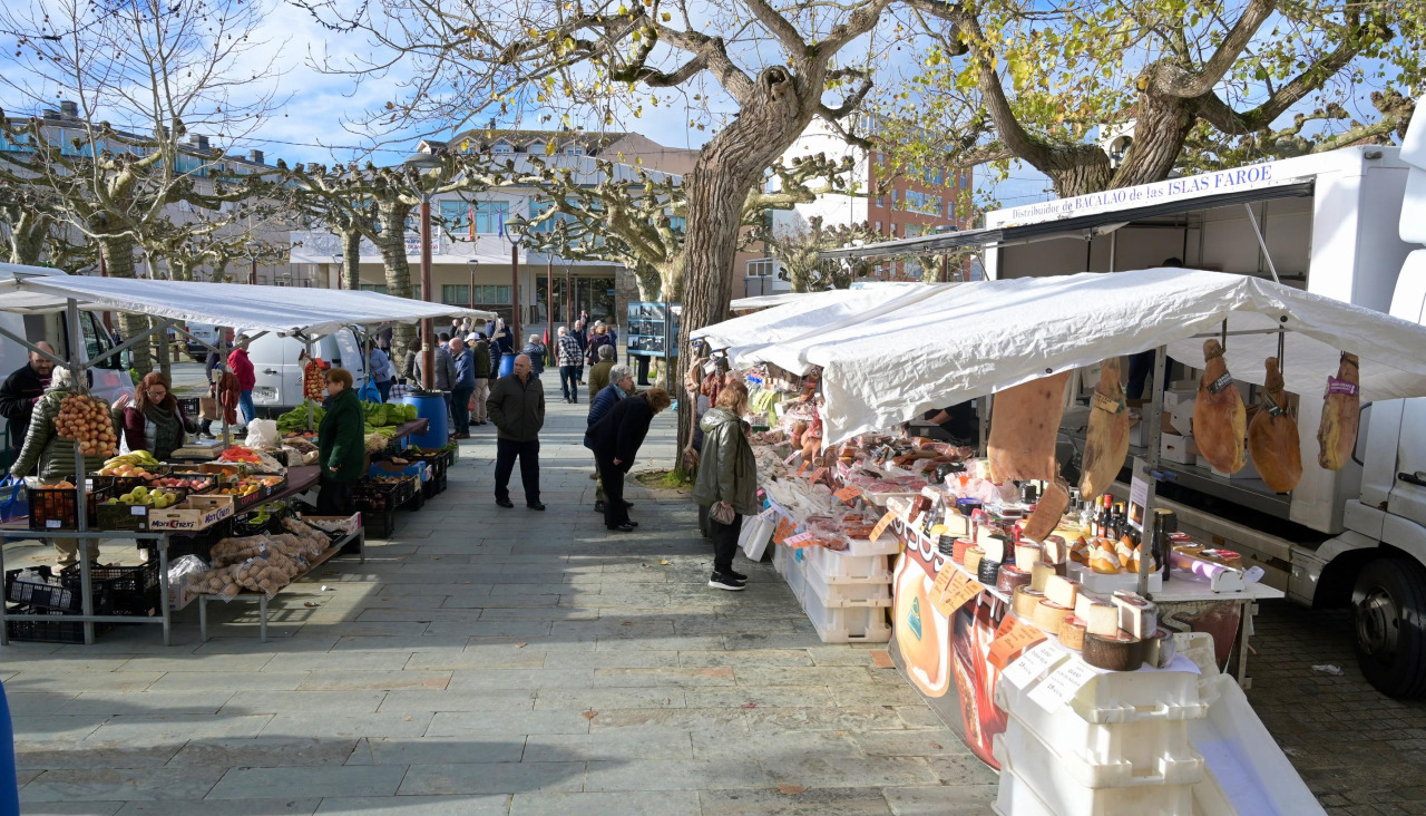 Ambiente en la feria de Carral este domingo