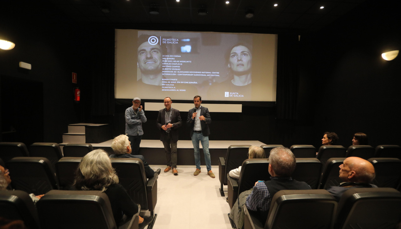 Una sesión en la Filmoteca de Galicia