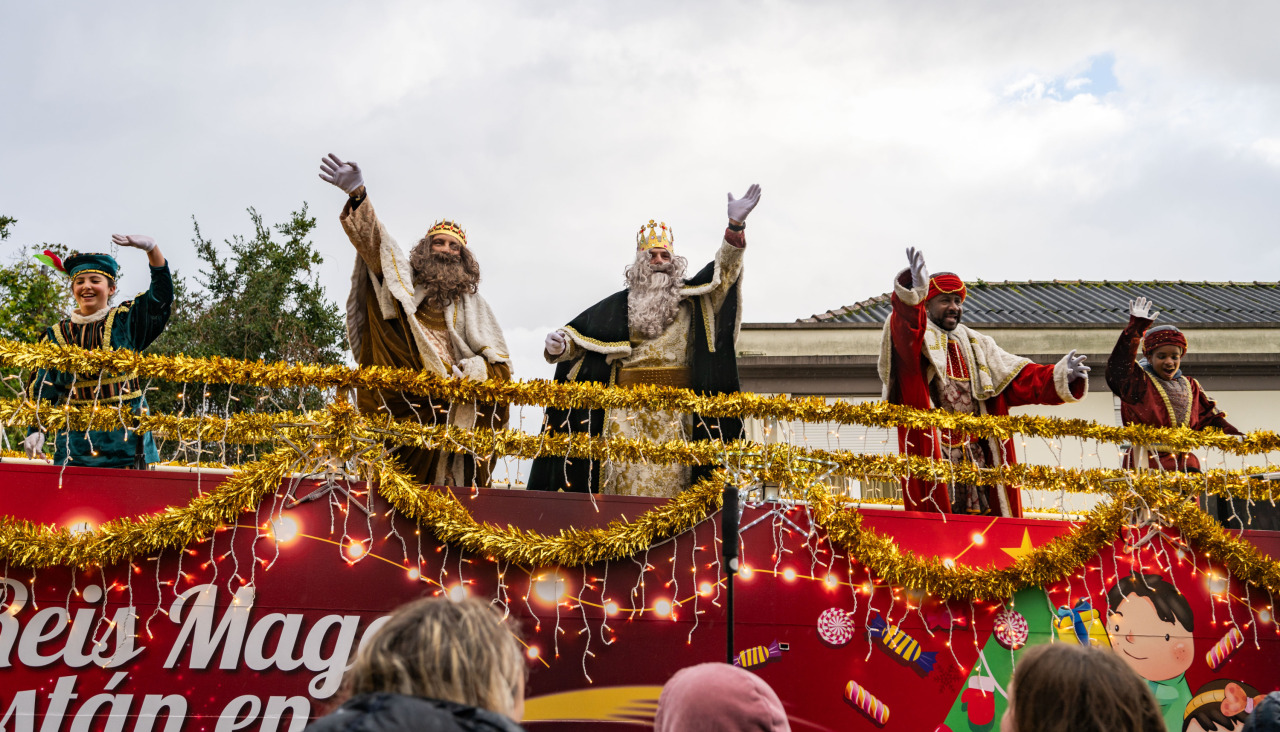 Los Reyes, en una cabalgata anterior en Oleiros