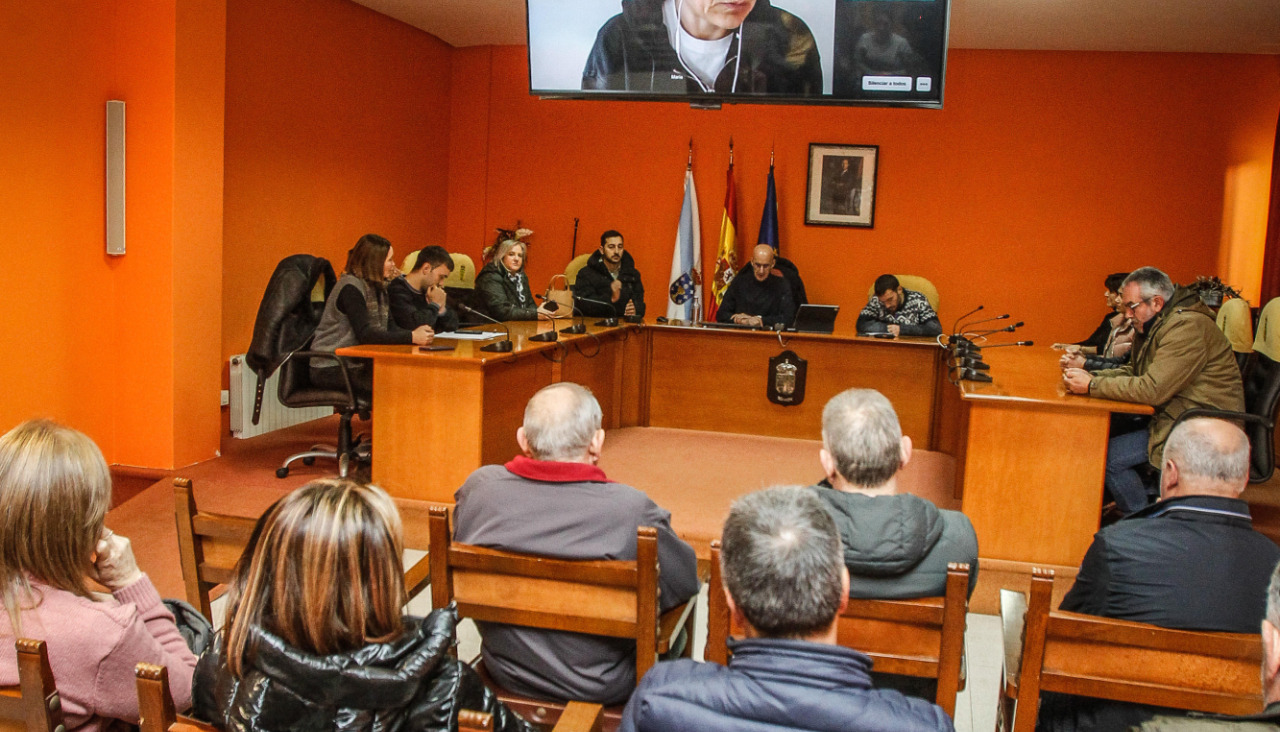 Empleados del Grupo Losán presenciaron este lunes la sesión plenaria