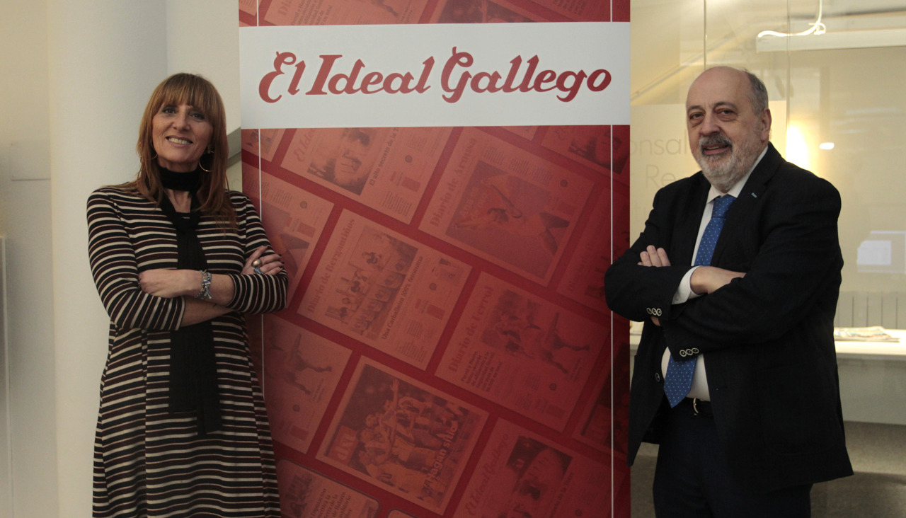 Verónica Fraga Patiño y José Gerardo Fernández Bragado, ayer, en la redacción de El Ideal Gallego