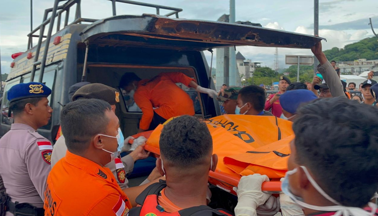 Los equipos de rescate indonesios encontraron este martes un tercer cuerpo sin vida