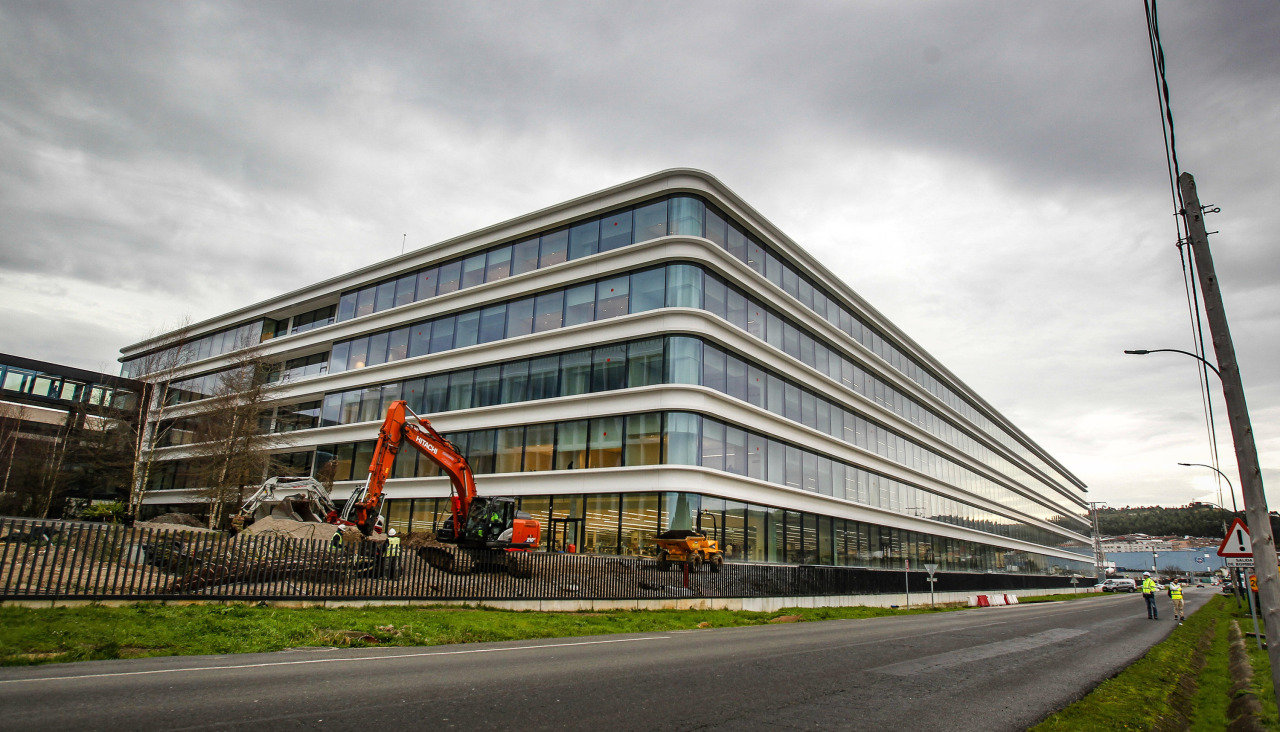 Edificio de Zara en Arteixo, cuya fachada fue fabricada por Aluman