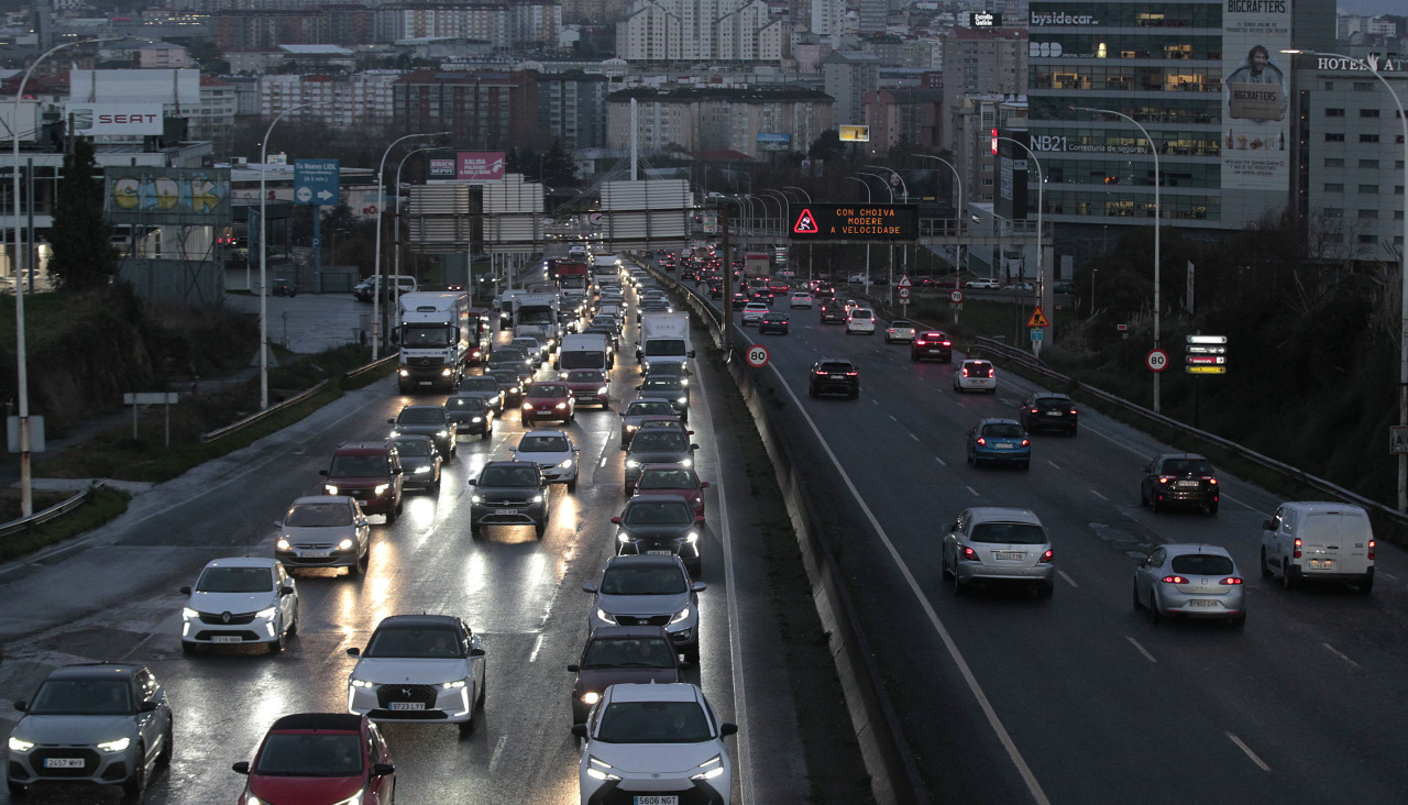 Atascos en Alfonso Molina por un accidente de tráfico el 9 de enero