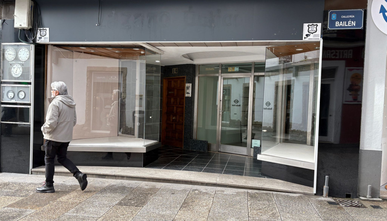 La tienda Koker, en la calle Bailén, ya cerrada este sábado, 10 de enero