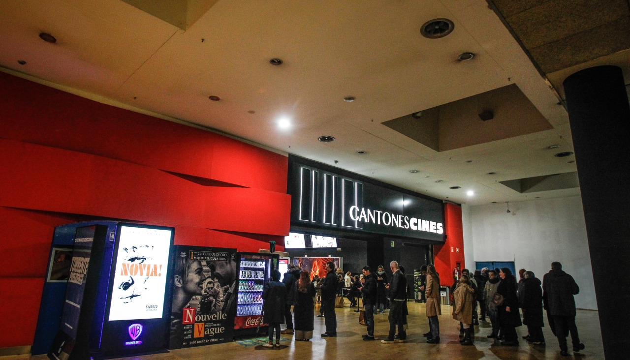 Entrada a una sesión de cine en los Cantones una tarde de enero de 2026