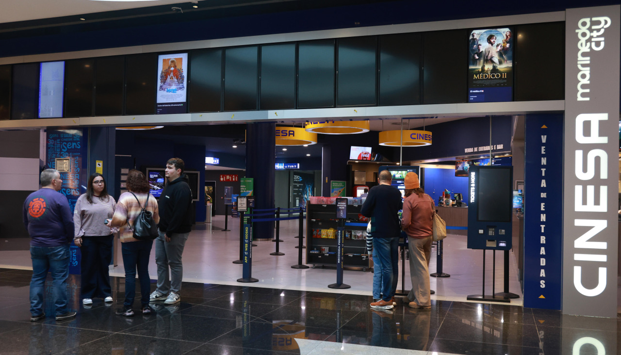Entrada a una sesión de cine en Marineda City una tarde de enero de 2026