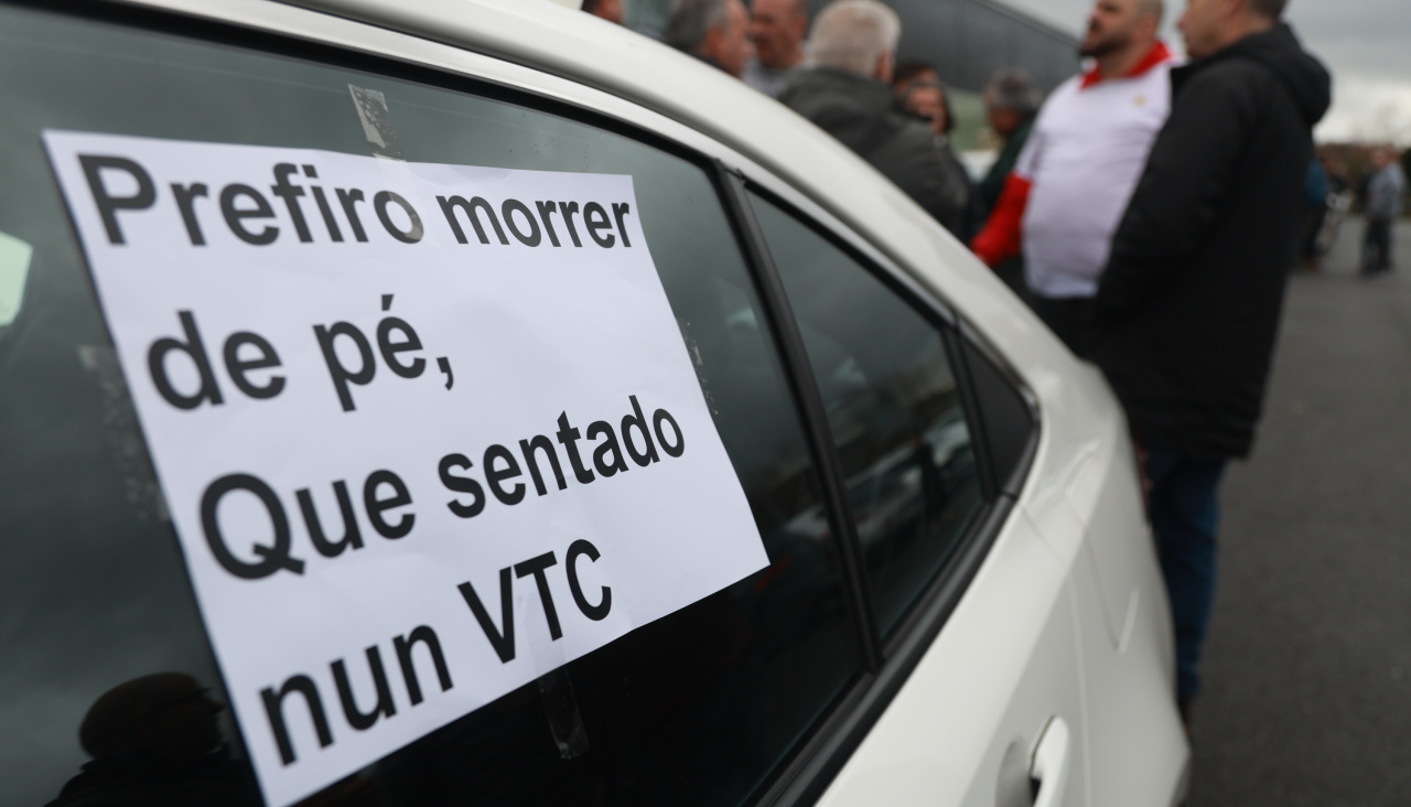 Preparativos huelga taxis 13 enero 2026