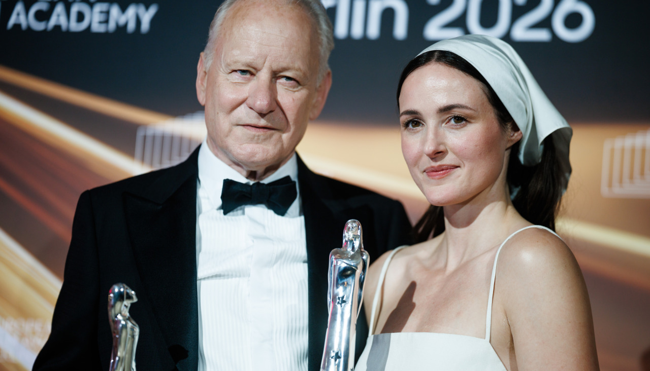 Stellan Skarsgard y Renate Reinsve recibieron los premios a mejor actor y actriz por sus papeles en el filme noruego