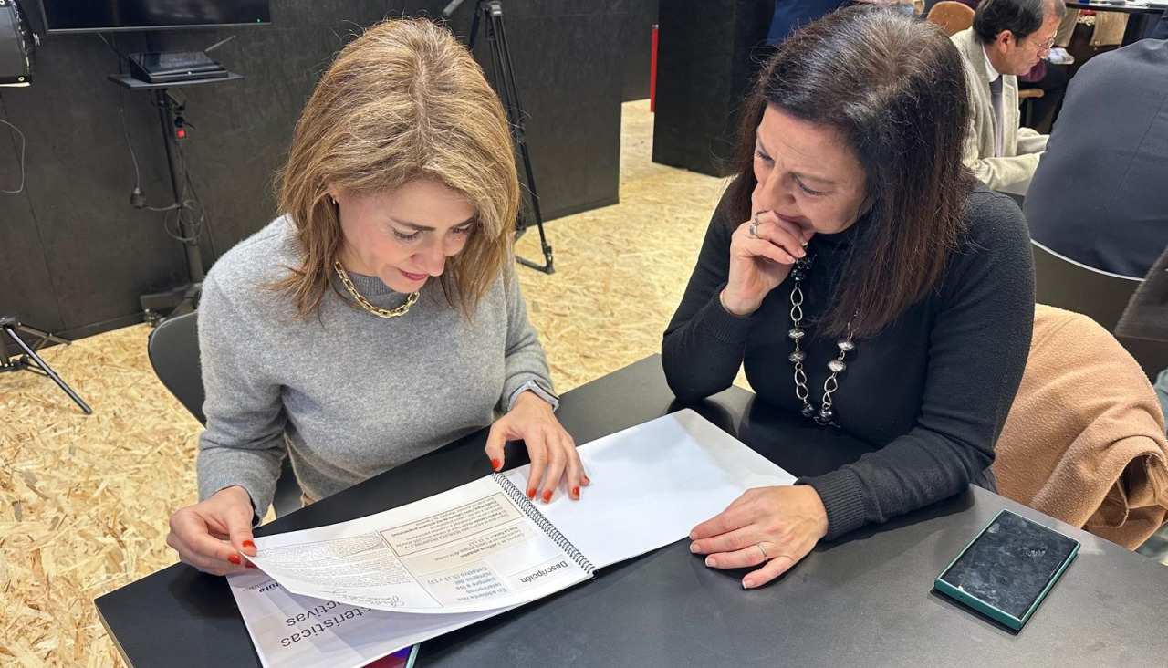 Raquel Sánchez y María Barral se reunieron esta mañana en Fitur
