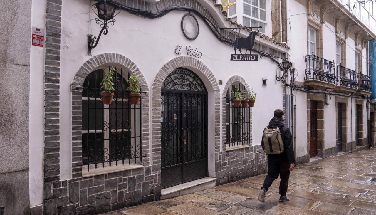 El Patio, en la calle Zapatería, permaneció cerrado este sábado