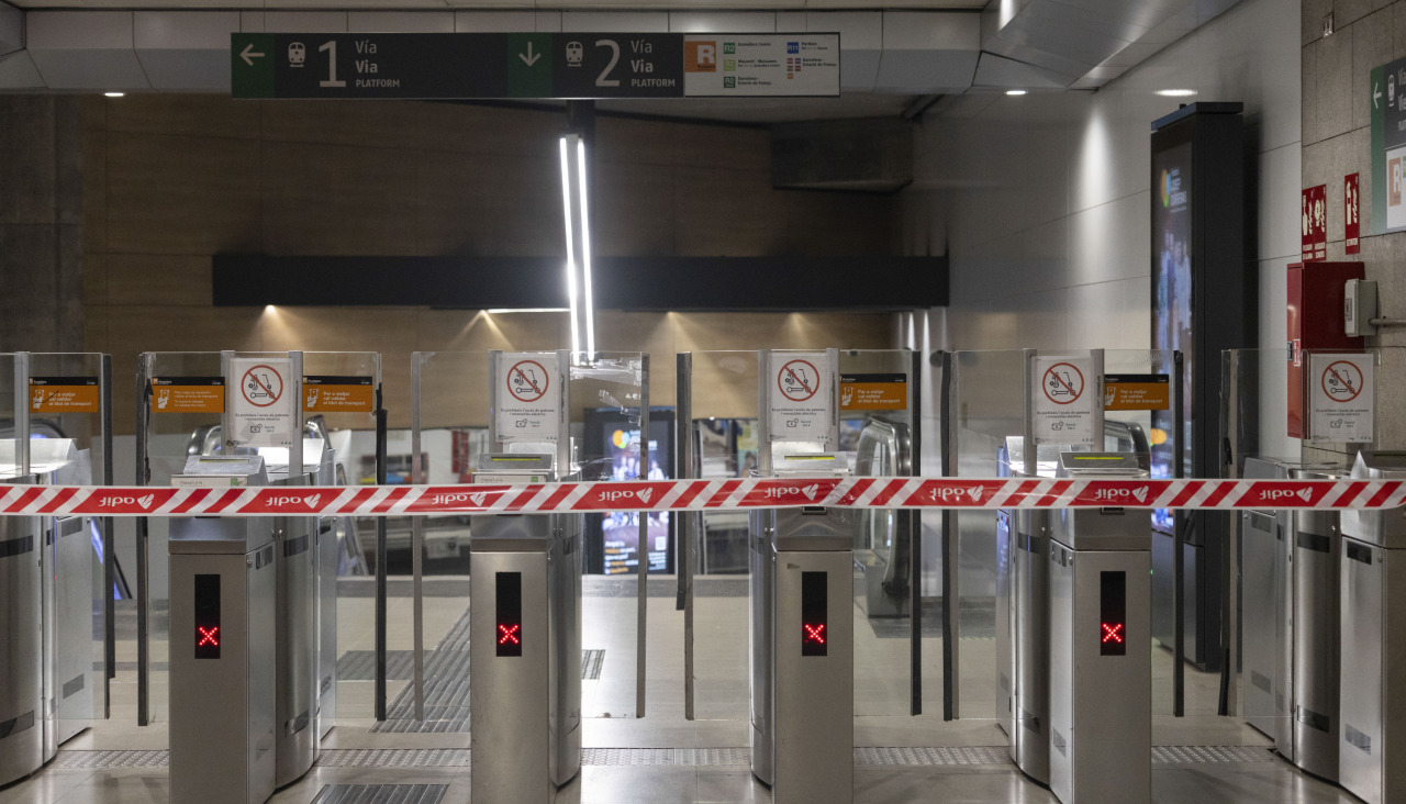 Estación de Rodalies cerrada en Cataluña
