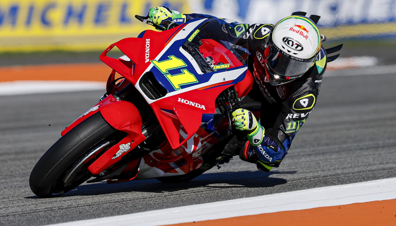 El piloto brasileño Diogo Moreira, que cuenta con el patrocinio de Estrella Galicia 0,0