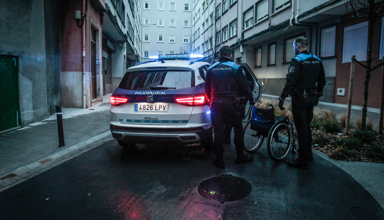 Agentes de la Policía Local en el lugar de los hechos