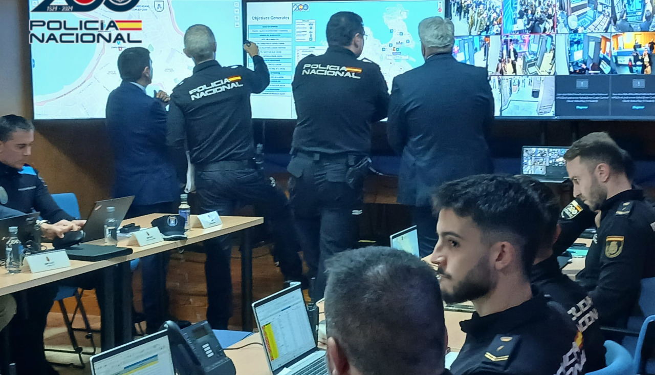 Policía Nacional en la Cumbre REAIM