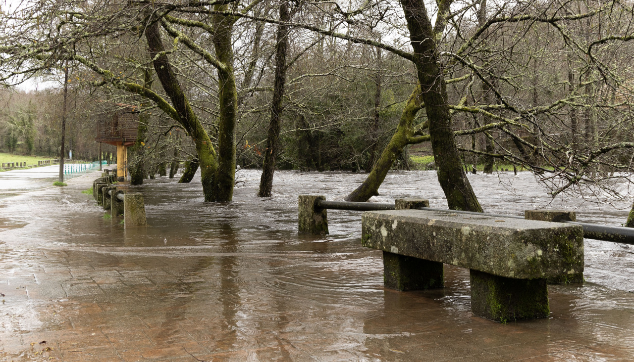 Desbordamiento de río verdugo a su paso por Ponte Caldelas en Pontevedra