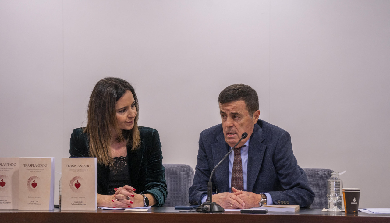 Presentación del libro de Juan Luis Arévalo en A Coruña