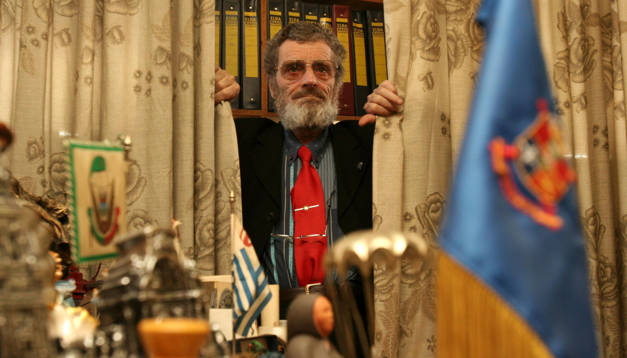 Napoleón Santos, en su oficina de Cuatro Caminos