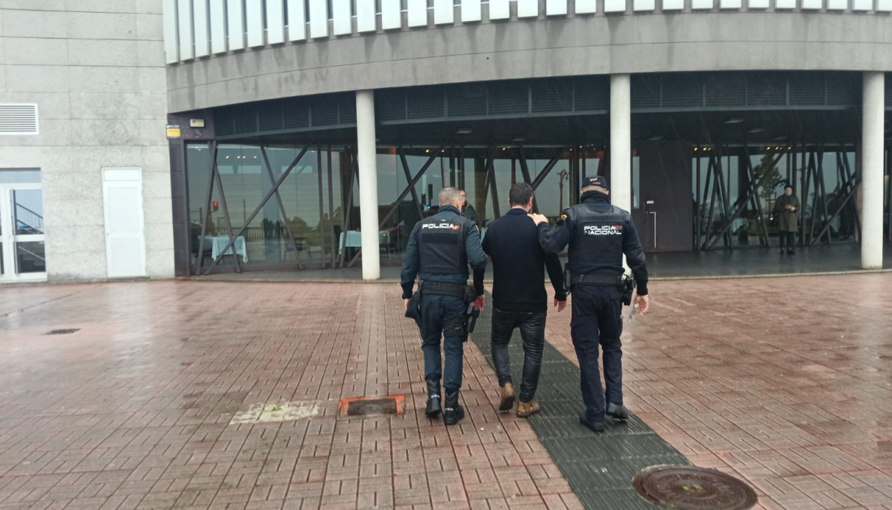 Acción humanitaria de la Policía en Adormideras con un suicida