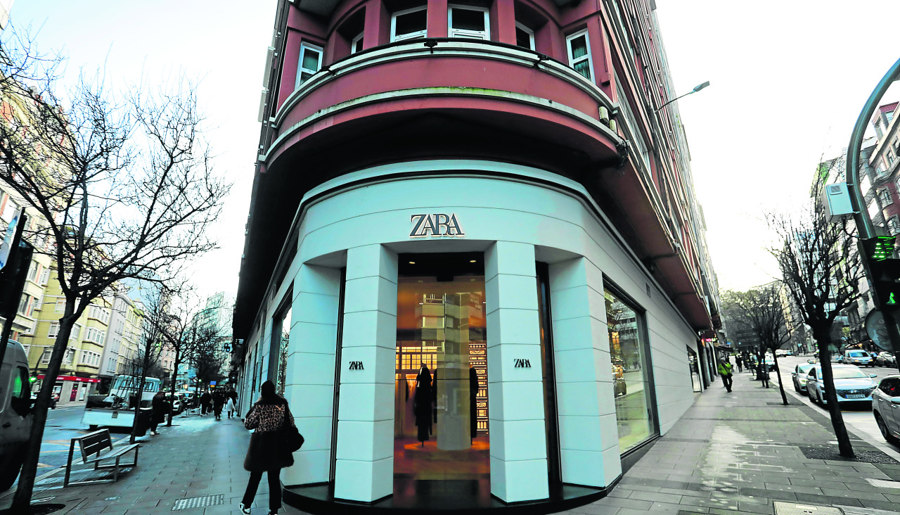 La esquina del Zara de Juan Flórez, días antes del cierre de la tienda