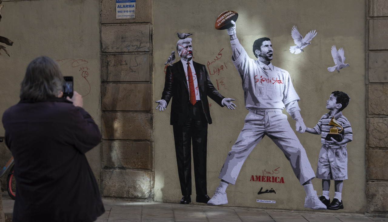 El grafiti de Alberto León en el centro de Barcelona 