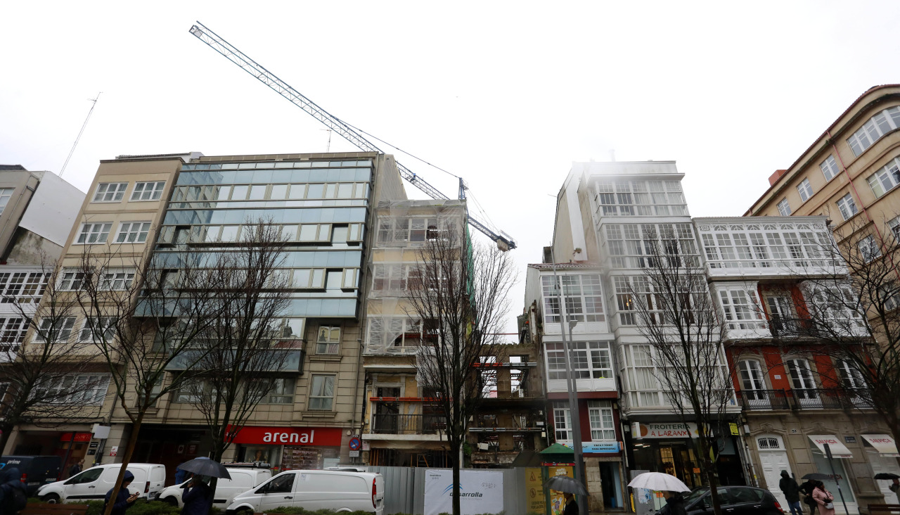 Estado actual de los números 45 y 47 de San Andrés, frente a la iglesia Castrense
