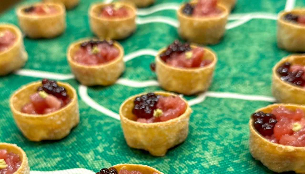 Pinchos de Montesqueiro en la inauguración del museo del Dépor