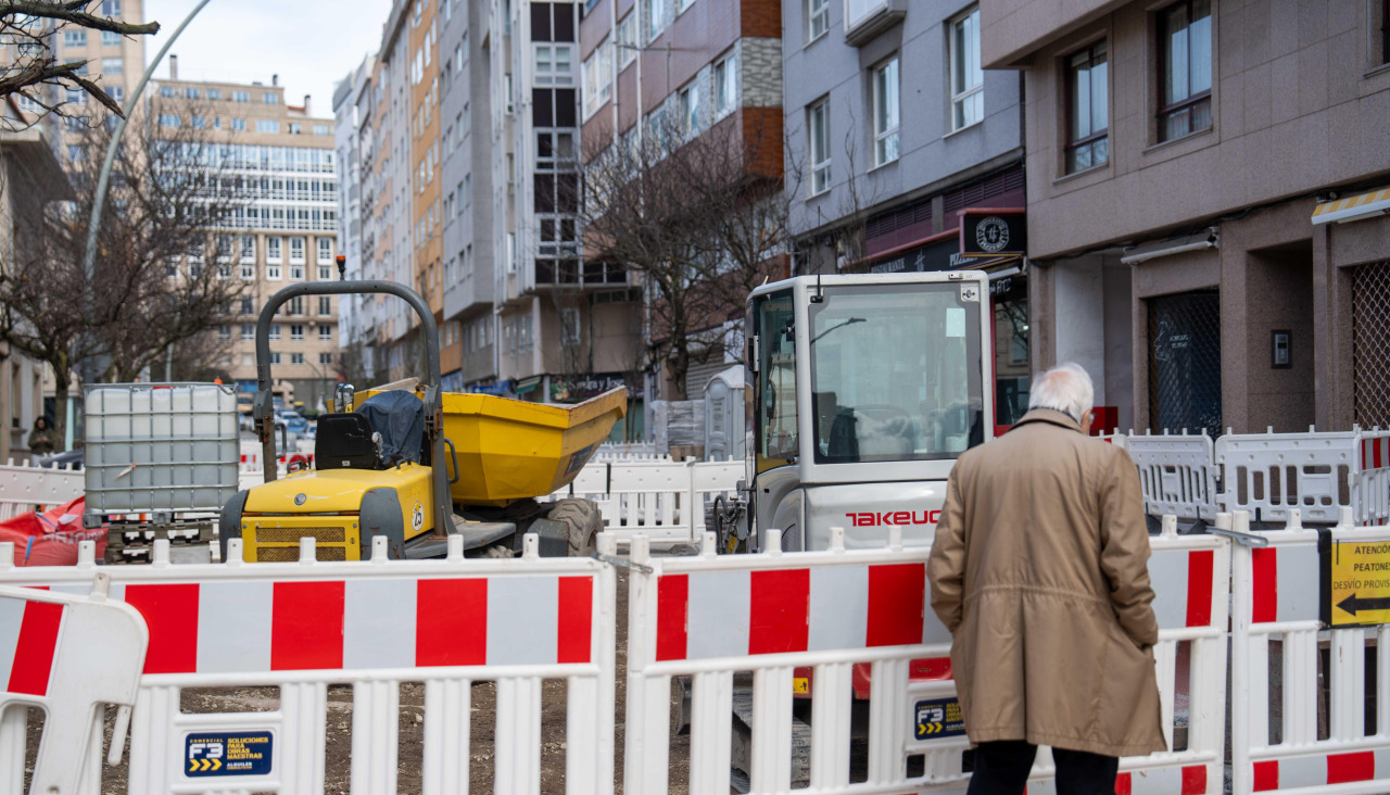 Obras en la avenida de Os Mallos