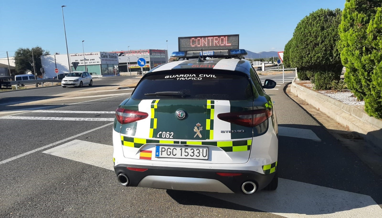 La Guardia Civil realiza un control de velocidad en Toledo 