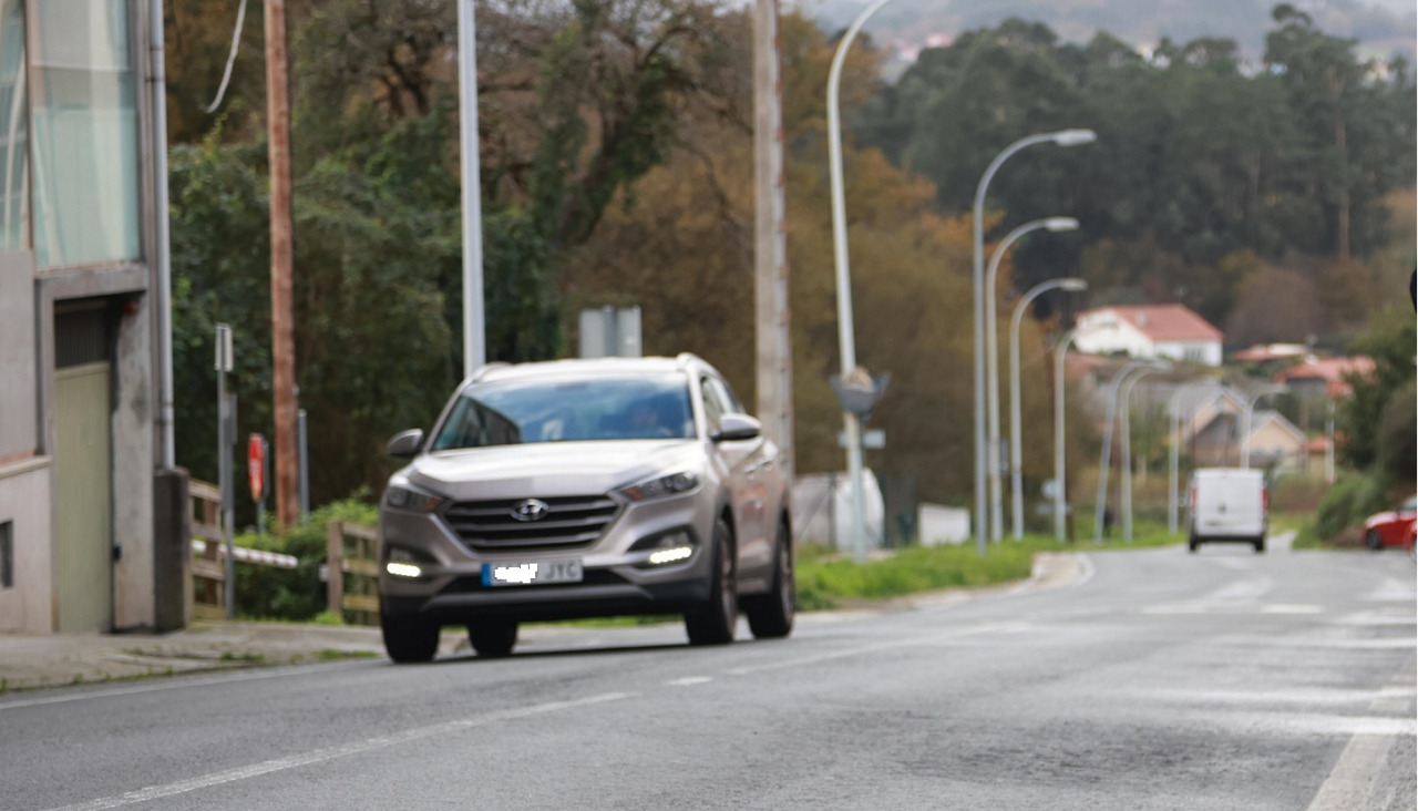 Carretera AC-214 en Cambre