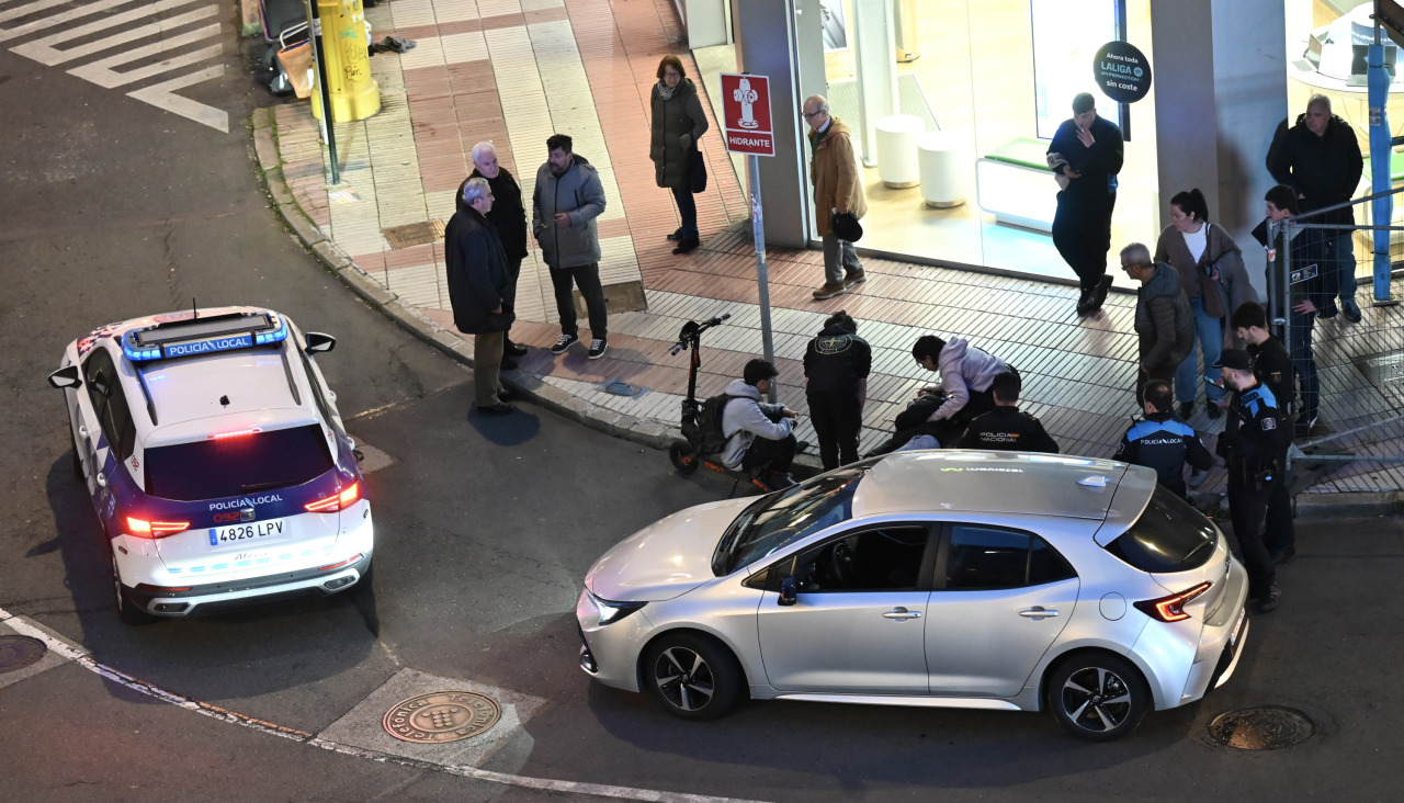 Accidente de patinete en la plaza de Pontevedra.jpg