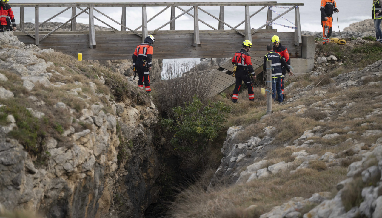 Lugar en el que se produjo el accidente en la pasarela costera de Santander