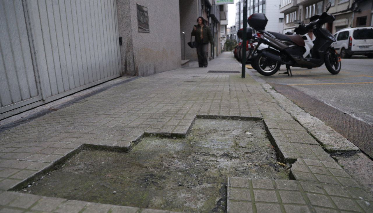 Desperfectos en la calle Sinforiano López