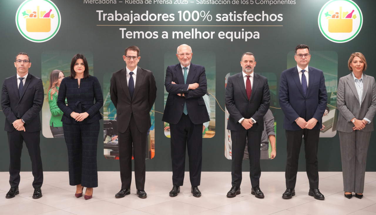 Juan Roig y miembros del Comité de Dirección de Mercadona tras la celebración de la Rueda de Prensa 2025