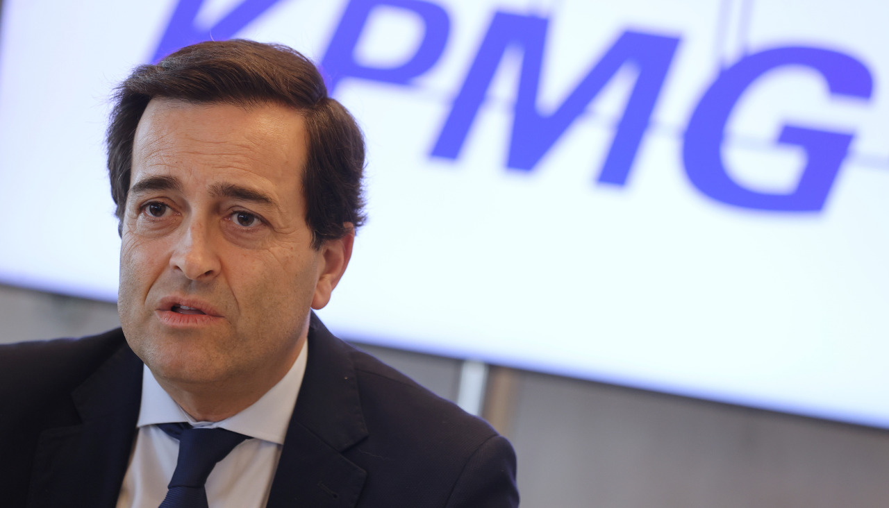 Daniel Fraga, socio responsable de KPMG Galicia, interviene durante la presentación del informe 'Perspectivas Galicia 2026'