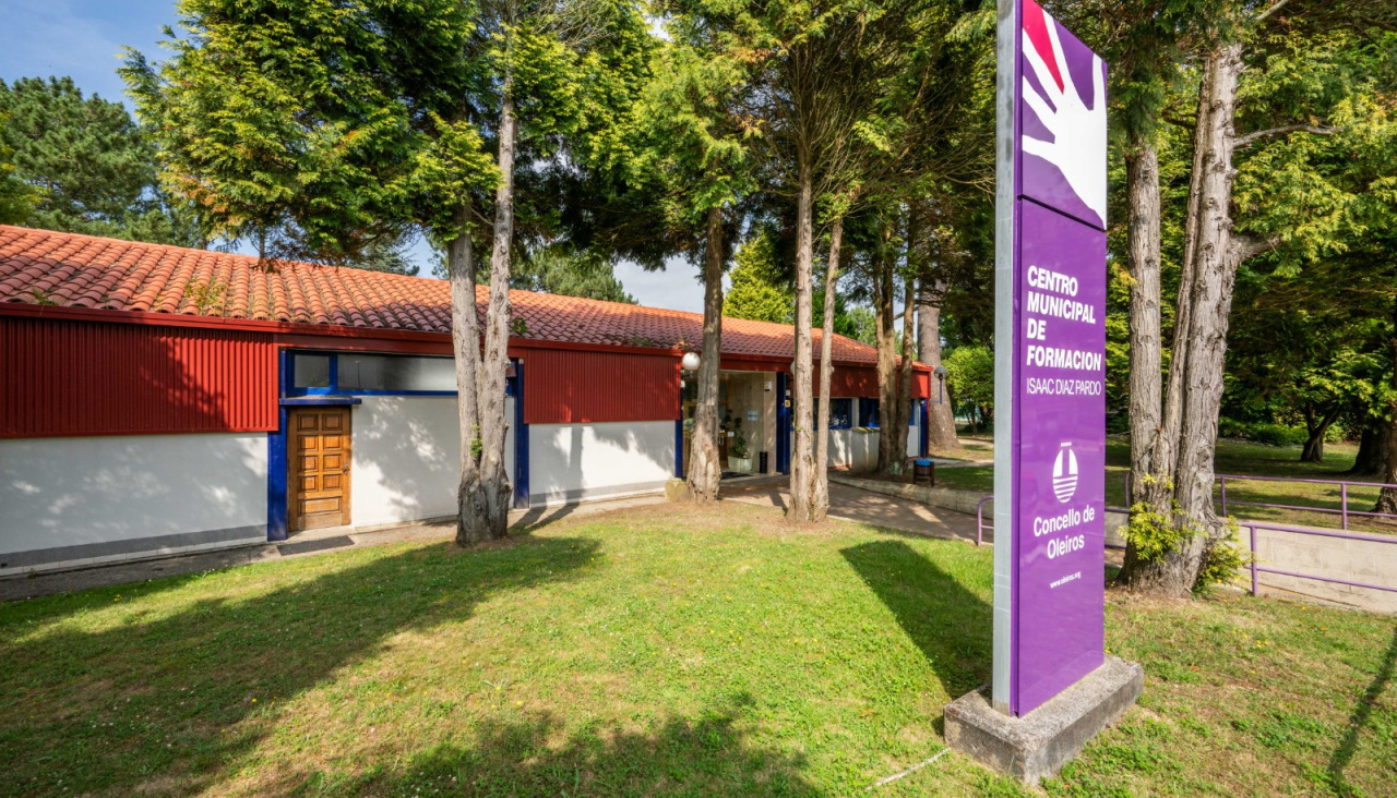 Las instalaciones se ubican en las Urbanización Os Regos