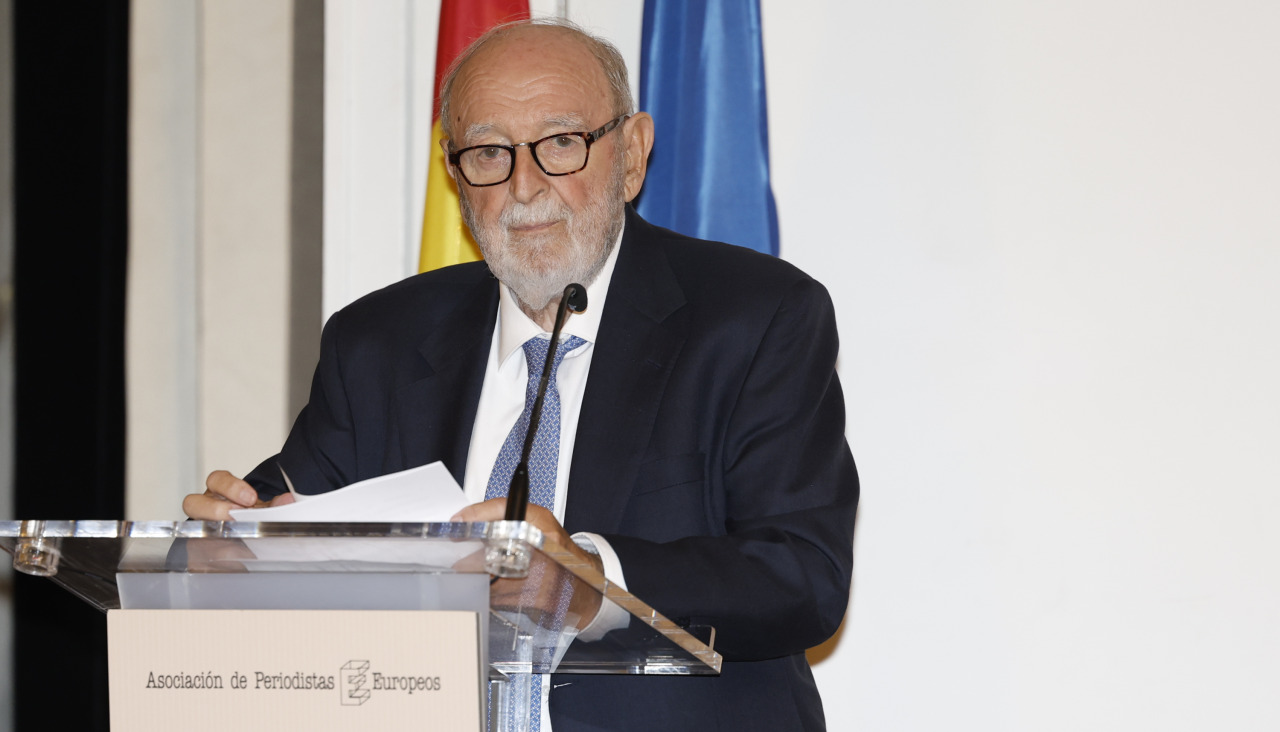 Fotografía de archivo, tomada el 27/11/2023, del periodista Diego Carcedo