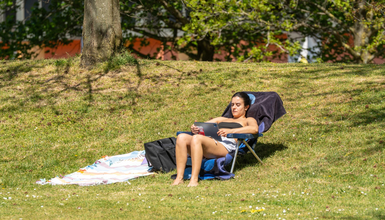 Los parques de A Coruña se llenaron de amantes del sol