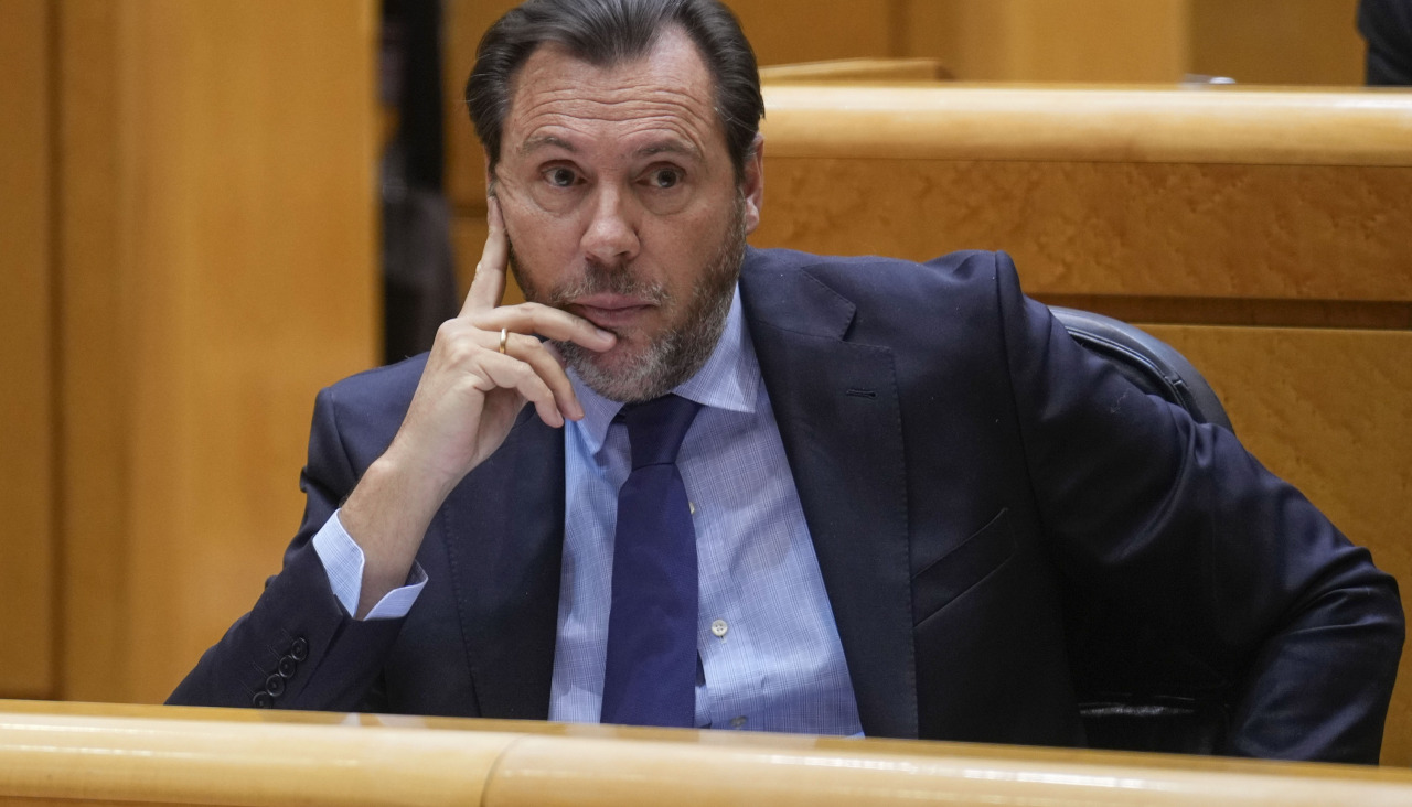 El ministro de Transportes, Óscar Puente, durante una Sesión de control al gobierno en el Senado