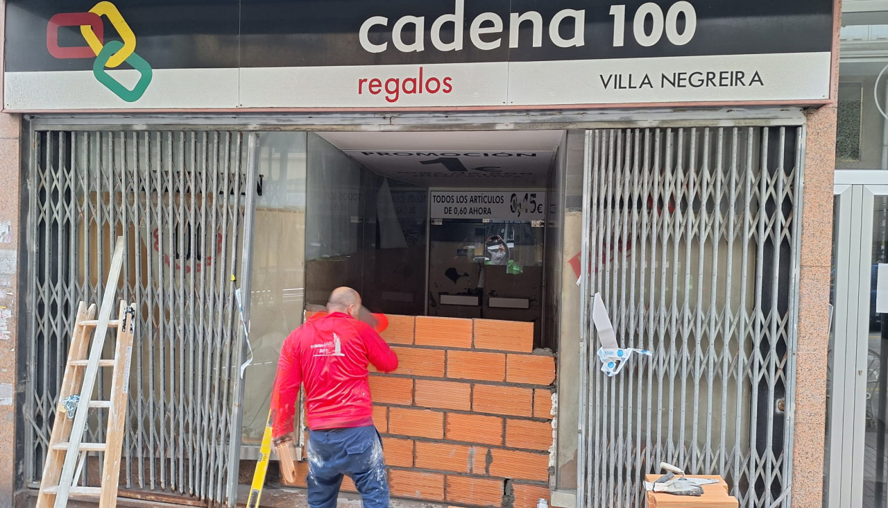 Bajo tapiado en Villa de Negreira