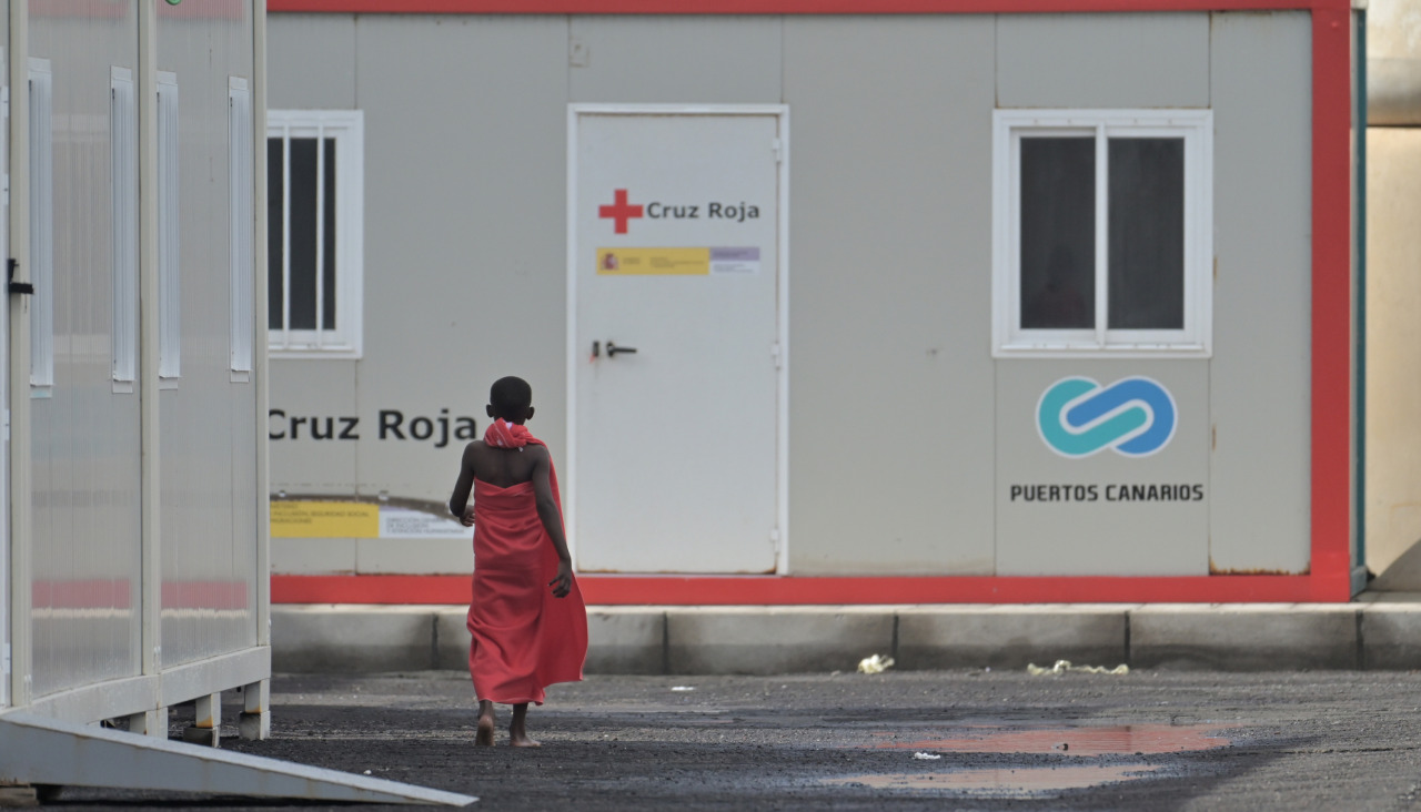 Un menor migrante, a su llegada a El Hierro el pasado enero
