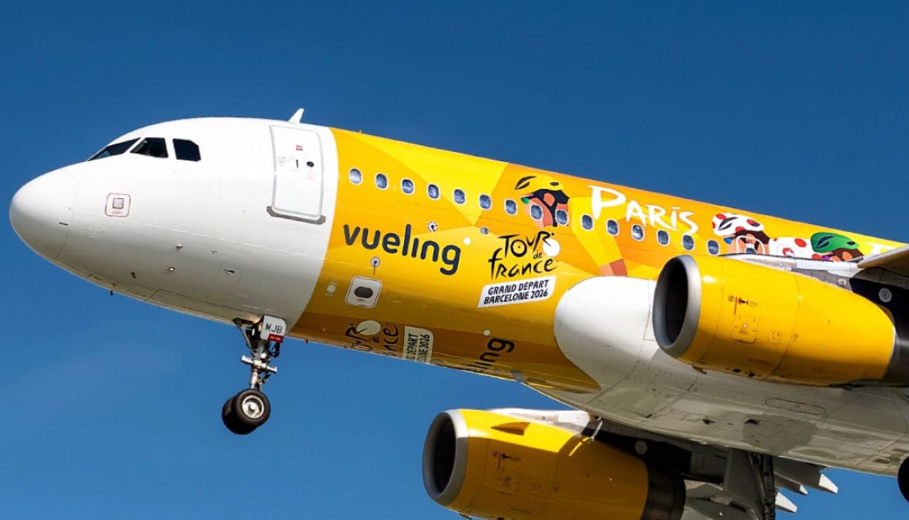 El Airbur de Vueling decorado con motivos del Tour de Francia 2026