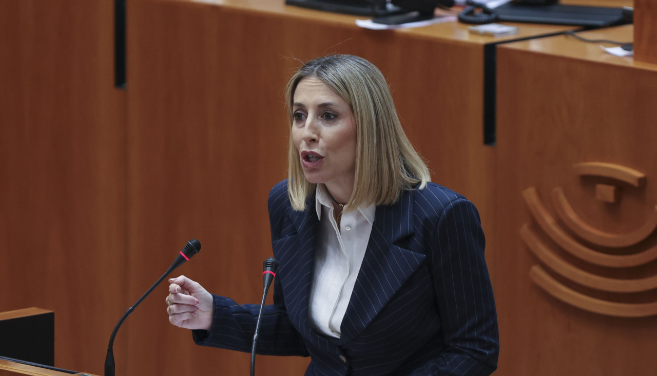 MÉRIDA, 22/04/2026.- La presidenta en funciones y candidata a la reelección María Guardiola interviene este miércoles en la Asamblea regional durante la segunda jornada del debate de investidura en la que será elegida presidenta la candidata del PP a la reelección María Guardiola tras el acuerdo de gobierno alcanzado entre PP y Vox, con el voto en contra de PSOE y Unidas. EFE/ Jero Morales