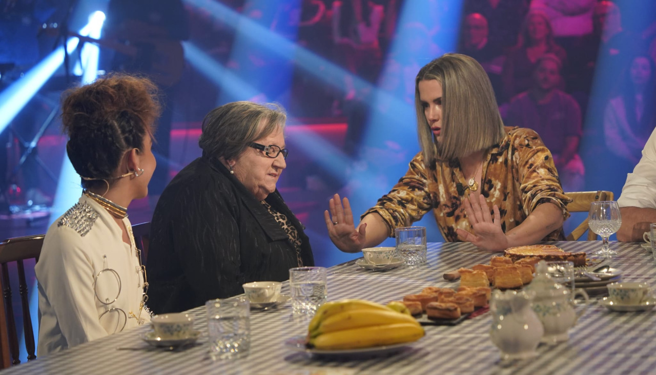 Argentina Saborido, en el plató de 'Land Rober' con Ana Ageitos y Eva Iglesias