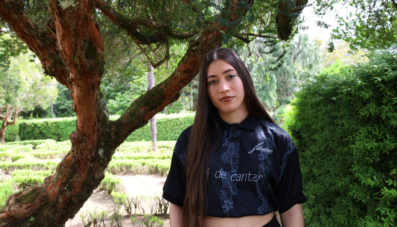Laura Villar, deseñadora de moda a estilista, nos xardíns de Mariñán