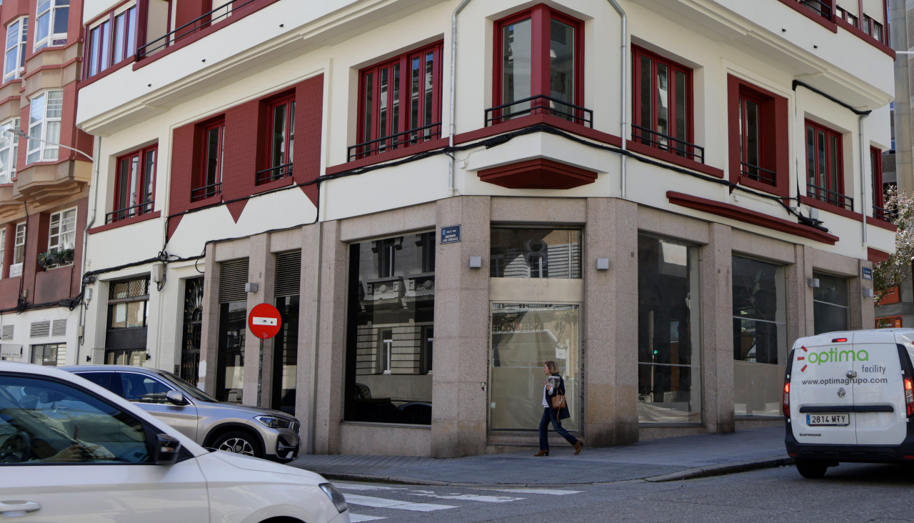 La antigua Ottodisampietro, entre las calles Arzobispo Lago, Ferrol y Juan FlórezEl local Otto di Sampietro, que abrirá próximamente en Juan Flórez 48